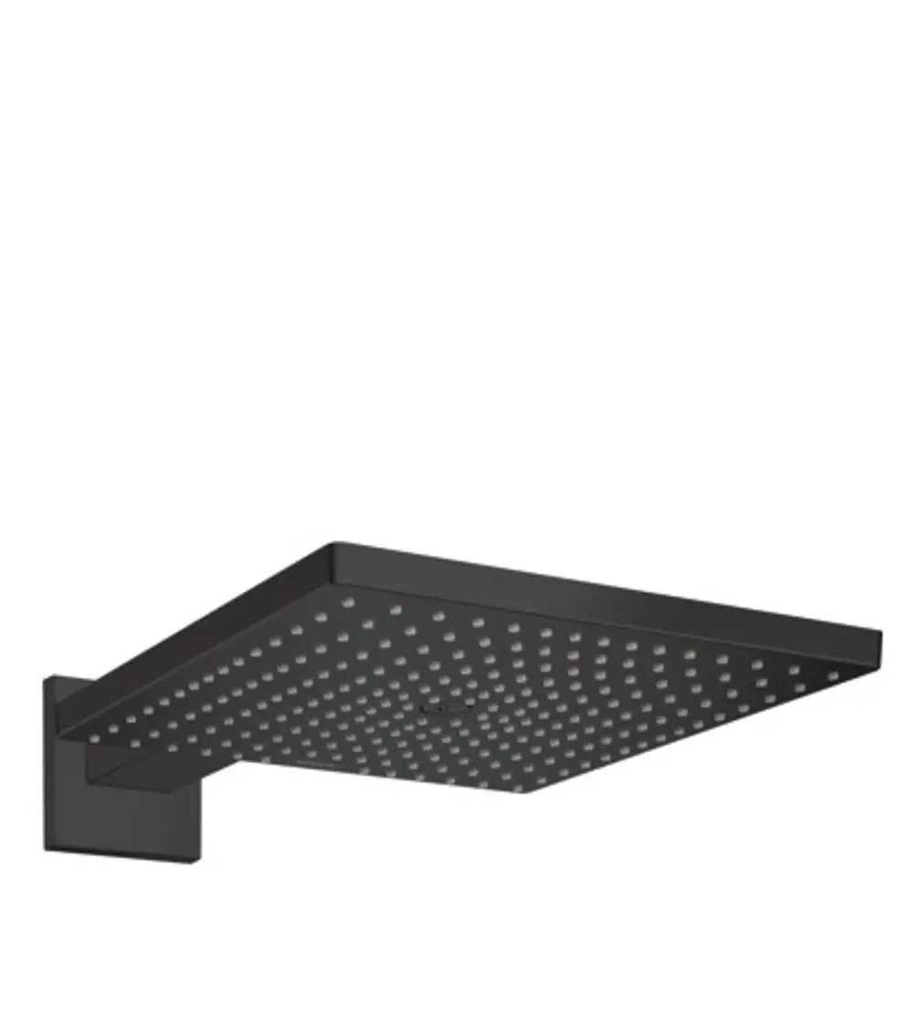 Schwarze Kopfbrause mit flacher, quadratischer Oberfläche und gleichmäßig verteilten Düsenauslässen. Anbringung an Wand mit Brausearm. Produkt von Hansgrohe.